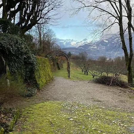 L Aixquis Chaleureux Et Moderne 2 Etoiles Aix-les-Bains
